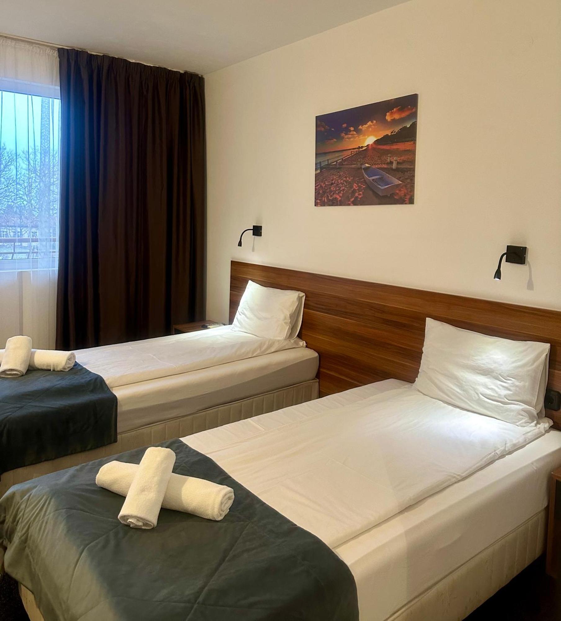 Brilliance Hotel Varna Exterior photo