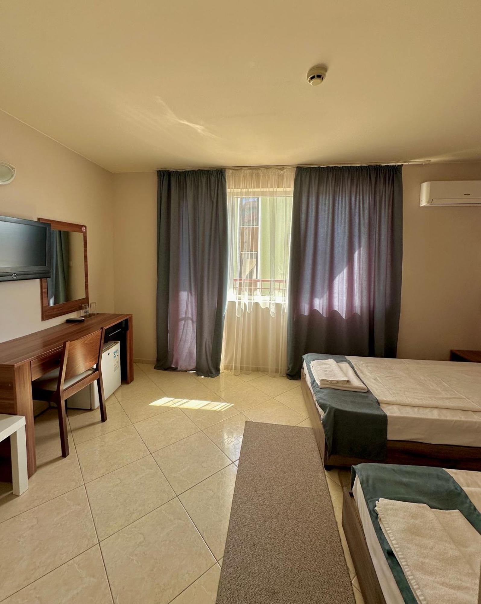 Brilliance Hotel Varna Room photo